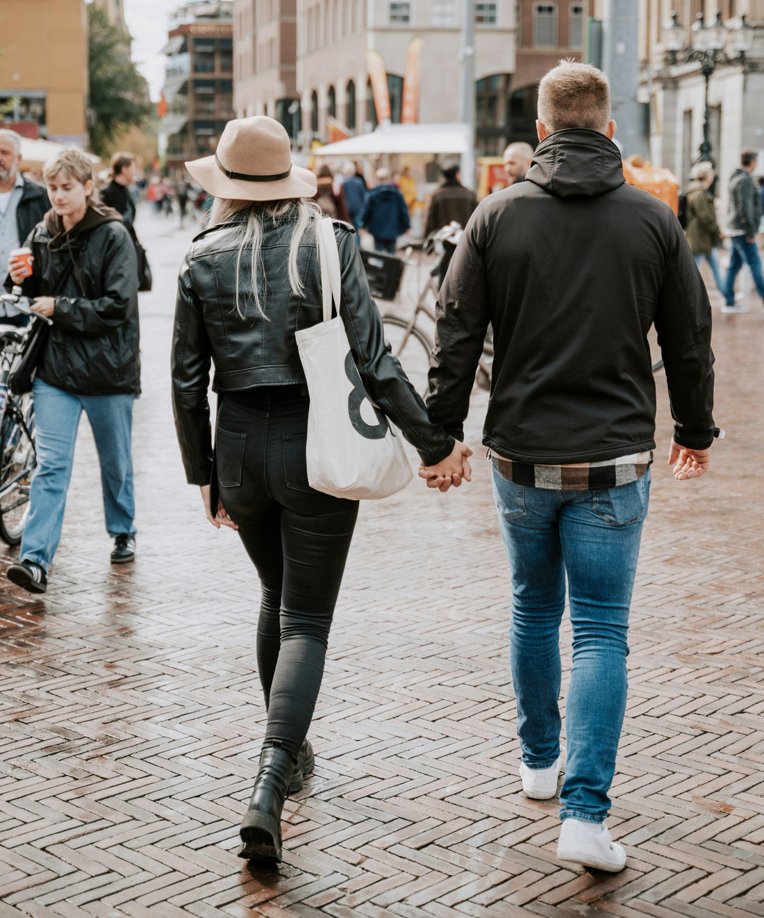 8 Unique Gifts for Your Girlfriend or Wife: Experiences She’ll Love & Remember